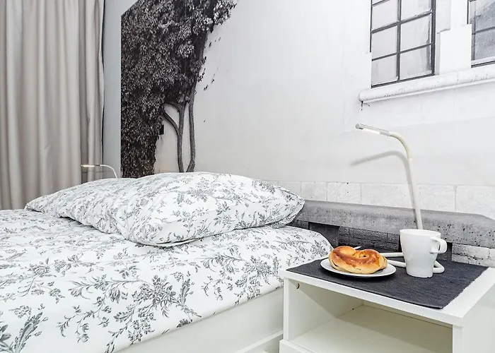 Apartment Landmark *