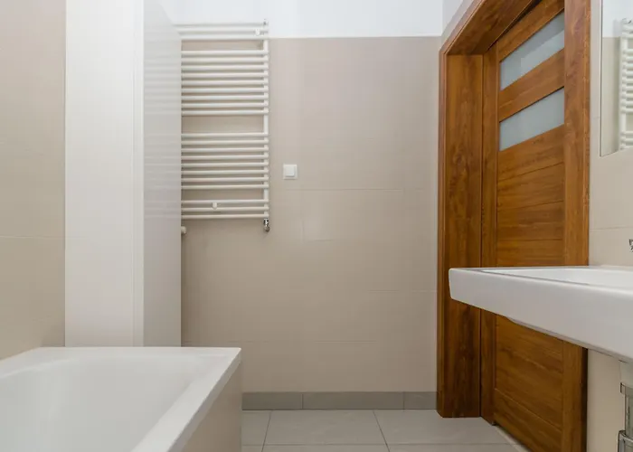 Landmark Apartment *